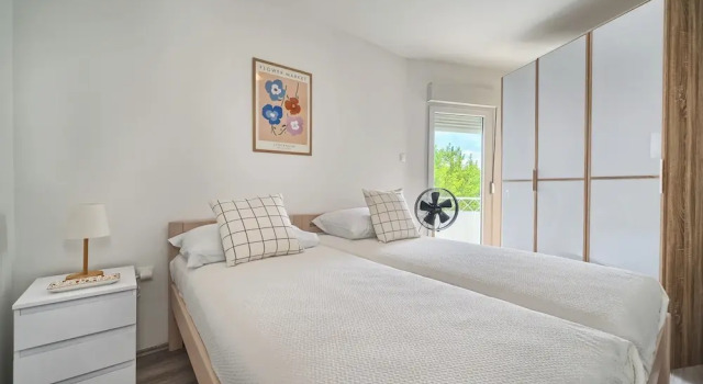 Adriatic Retreat Meje, 4 min walk to the beach, จอง อพาร์ทเมนท์ Split Split-Dalmatia County, ใกล้กับ Bene Beach