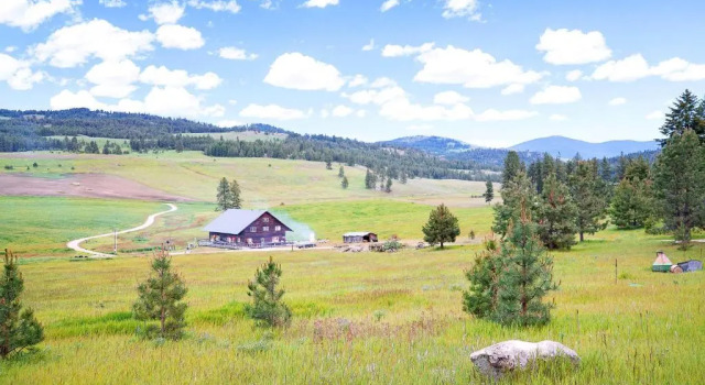 Cosmos Cabin at Eden Valley, Đặt Biệt thự Tonasket Mỹ