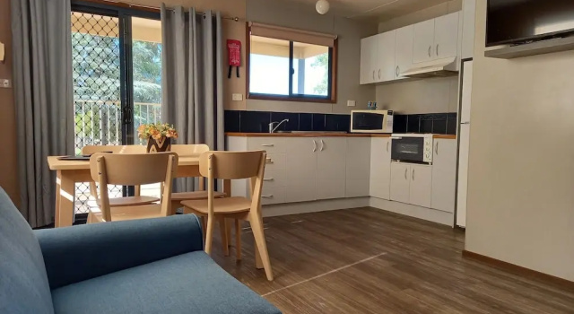 Номер Deluxe Young Caravan and Tourist Park