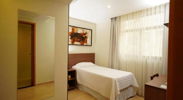 Vida Plaza Hotel