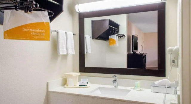Süit Quality Inn McComb