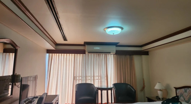 Двухместный номер Deluxe с балконом и с видом на город Interchange Tower Serviced Apartment - SHA Extra Plus