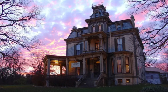 Garth Woodside Mansion Bed and Breakfast, Rezervovat Penzión se snídaní Hannibal Missouri