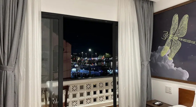 Двухместный номер Deluxe с балконом и с видом на город The Present River Villa Hoi An