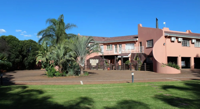 El Gran Chaparral Guest House