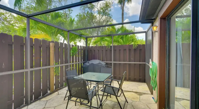 Апартаменты 7 Mi to River District & Beach: Fort Myers Retreat