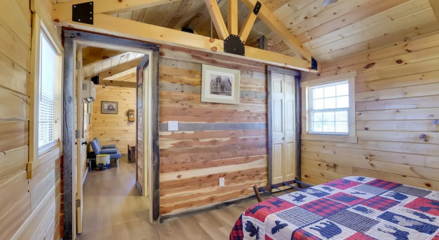 Rustic Caledonia Cabin Near State Parks & Boating!, Buchen Sie Ferienhaus Park Hills 