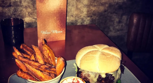 Lil's Bar and Bistro