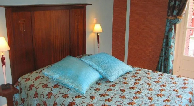 Chambre dhôtes Le Manoir des Alberges, Book Hotel Uriage-les-Bains 