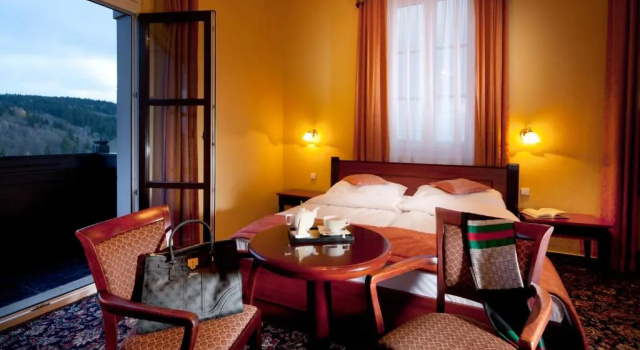 Двухместный номер Deluxe с балконом Chateau Monty Spa Resort