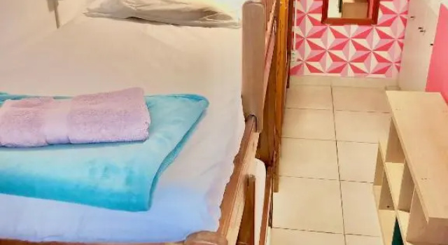 GayFriendly Hostel BSB Airport, Забронировать Хостел Отели Сейландия с парковкой, Парковка