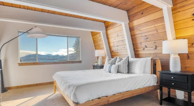 Chickaree by AvantStay A-Frame w Mountain Views, Забронировать Апартаменты/квартира Отели Норт-Лейк-Тахо с парковкой, Парковка