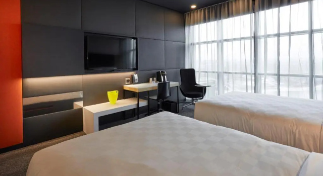 Четырёхместный номер Standard Alt Hotel Calgary East Village