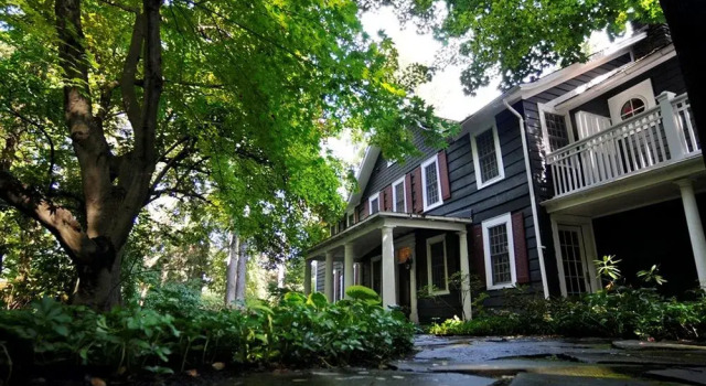 Butter milk falls inn, Забронировать Гостевой дом Милтон Штат Нью-Йорк