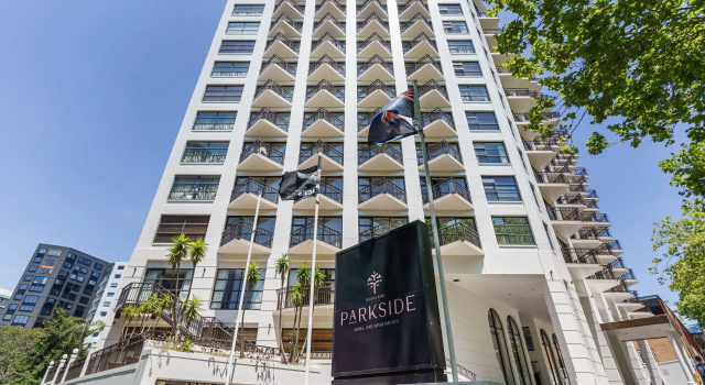 Parkside Hotel & Apartments, Забронировать Апартаменты/квартира Отели региона Окленда с парковкой, Парковка