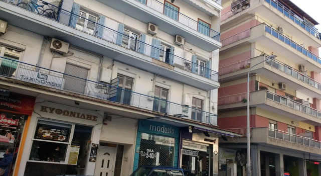 Κεντρικα της πολης διπλα στην παραλιακη και το Συνεδριακο κεντρο του Μεγαρου Μουσικης