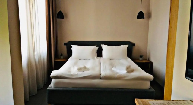 Полулюкс Reverence Boutique Hotel