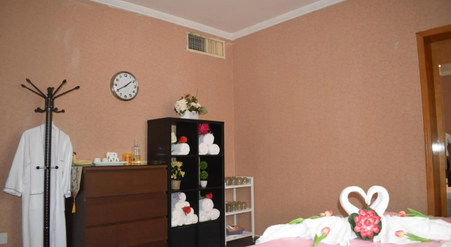 Emirates Plaza Hotel