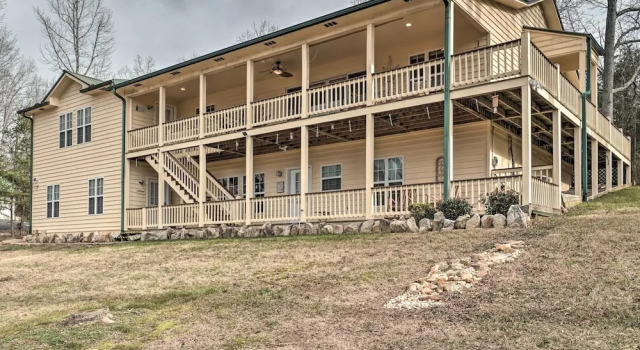 Hiawassee Retreat in Chattahoochee National Forest, Забронировать Отель Хайавасси Джорджия