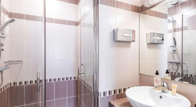 Двухместный номер Standard с видом на внутренний двор Best Western Hôtel Royan Océan