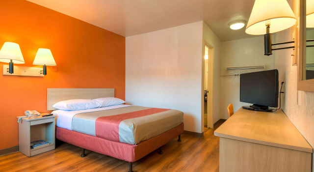 Люкс Motel 6-Westminster, CA - South - Long Beach Area