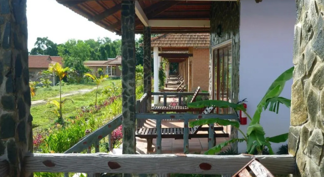 Четырёхместный номер Standard с видом на сад Vung Bau Resort