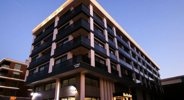 Krem Marin Suites