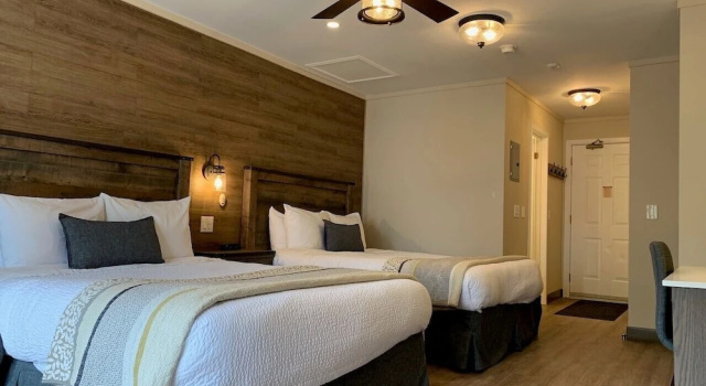 Четырёхместный номер Standard с балконом Bayview Wildwood Resort, an Ascend Collection Resort