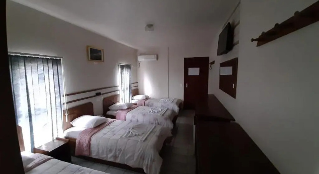 Четырёхместный номер Standard Tulipa Hotel