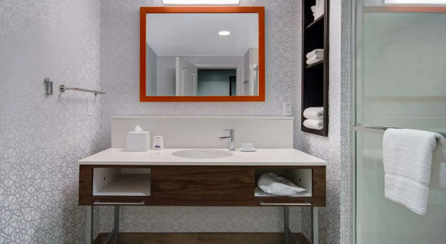Четырёхместная студия Hampton Inn & Suites Yonkers