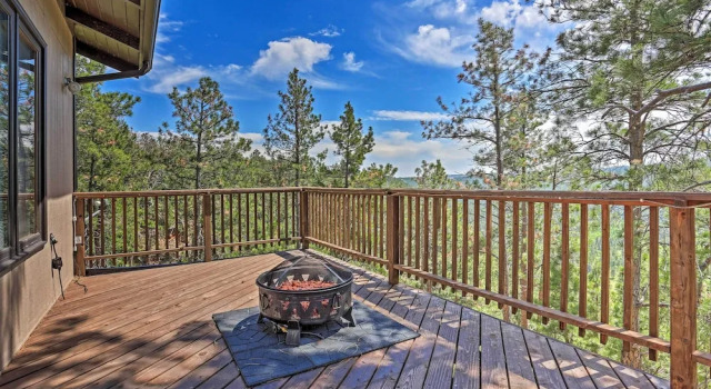 Rustic Black Hills Retreat w/ Expansive Views, Boek Vakantiehuis Colonial Pine Hills Verenigde Staten