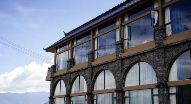 Lugu Lake Yonsamity Resort Hotel, Foglalás Üdülőközpont Lijiang Jünnan