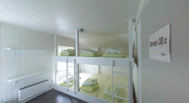 Кровать в общем номере Auberge du Mont Blanc