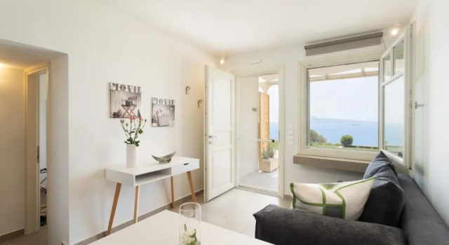 Villa Itis - Elegant Ground Floor Suite with Terrace & Great View, Забронировать Вилла Коттеджи Cape Malea, Коттедж