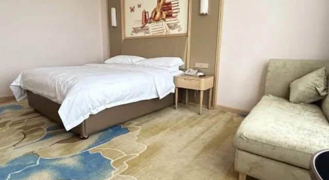 Люкс Deluxe Vienna Hotel (Maoming's first Beach Hotel in China)