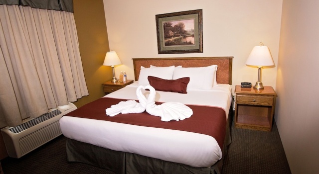 Двухместный номер Standard Service Plus Inns & Suites Drayton Valley
