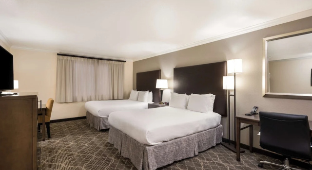 Семейный люкс Best Western Danville Sycamore Inn