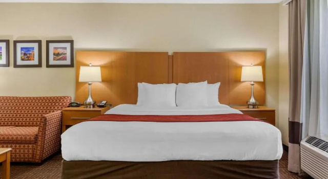 Люкс Superior Comfort Suites Hanes Mall
