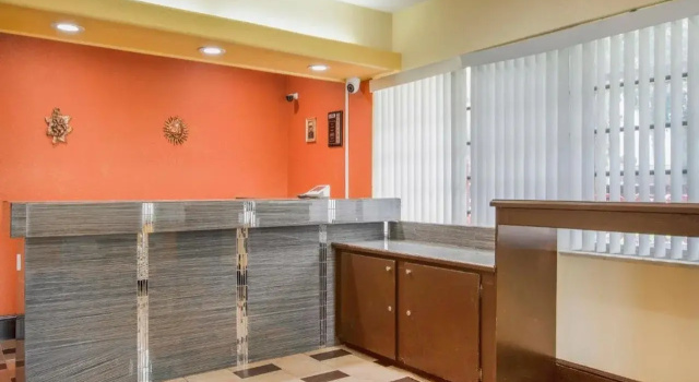 OYO Budget Inn Bartow, Забронировать Отель Бартау Lakeland - Winter Haven