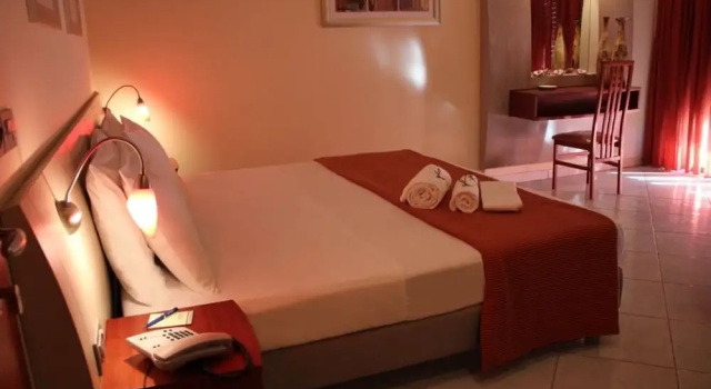 Двухместный номер Economy Meridian Hotel