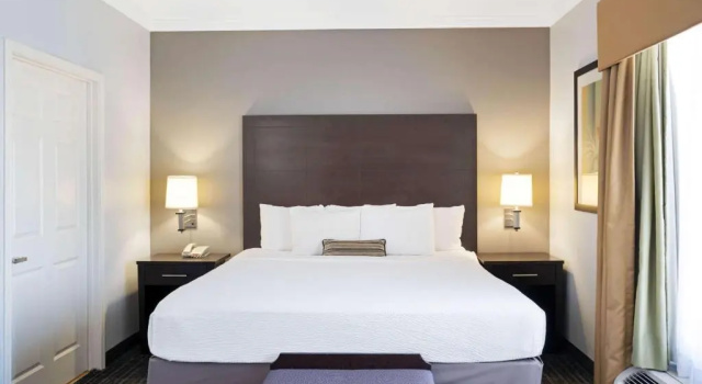 Двухместный номер Sonesta Essential Houston Westchase