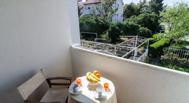 Апартаменты с 2 комнатами с балконом Apartment Amela