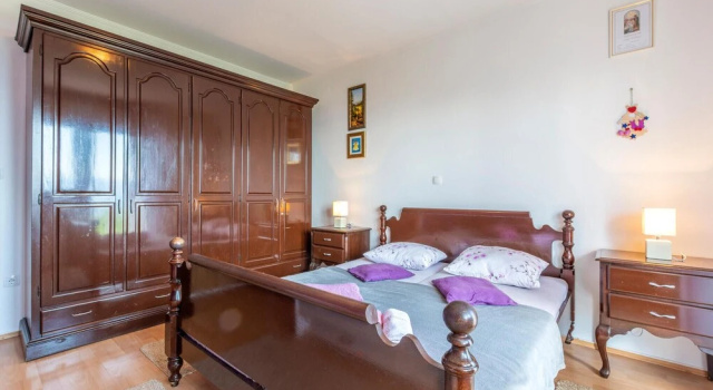 Nice Apartment in Duce With 2 Bedrooms and Wifi