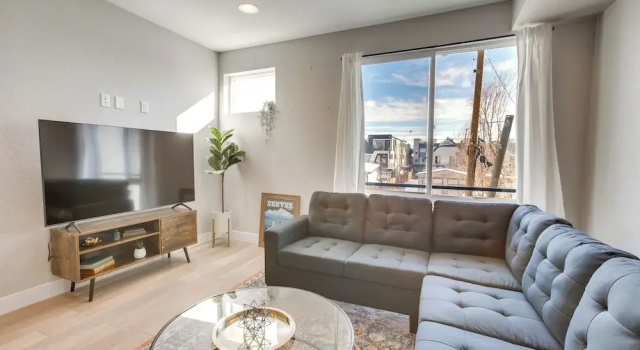 Апартаменты Mountain-view Rooftop Deck: Denver Townhome