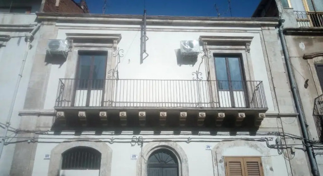 3D House Catania centro, Забронировать Отель Недорогие отели Катании, рядом с Порта Гарибальди, недорогие