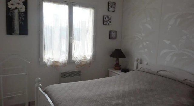 Maison Grues, 3 pièces, 5 personnes - FR-1-476-31, Забронировать Отель Отели Жар-сюр-Мер с парковкой, Парковка