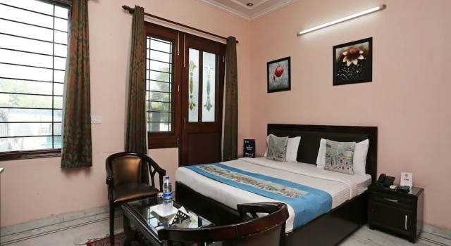 WudStay Corporate Inn, Забронировать Отель Гургаон 