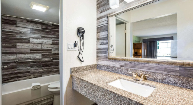 Двухместный номер Standard Baymont by Wyndham Orlando Downtown