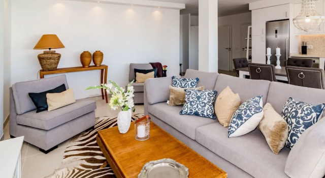CP- Modern 3 bedroom apt frontline beach