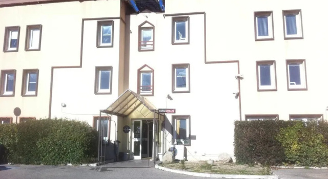 Marseille Sud Hotel, Забронировать Отель Сетем-ле-Валлон Буш-дю-Рон